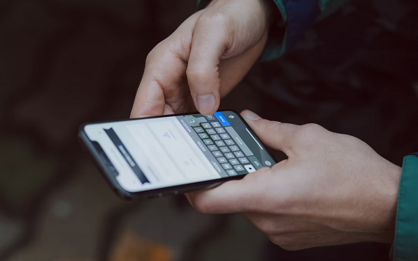 8 Factors to Consider Before Purchasing Used Mobile Phones in Bulk