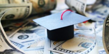 Does it Make Sense to Refinance Federal Student Loans