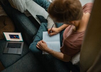 Summary & Abstract: Are These the Same Thing?