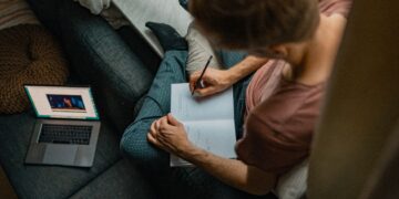 Summary & Abstract: Are These the Same Thing?